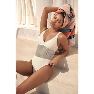 Sanctuary Women’s XS Cream Crochet Net V-Neck High-Leg One-Piece Swimsuit Sexy